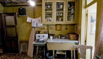 Tenement Museum Sheds Light on Immigrant's Lives Featured Image