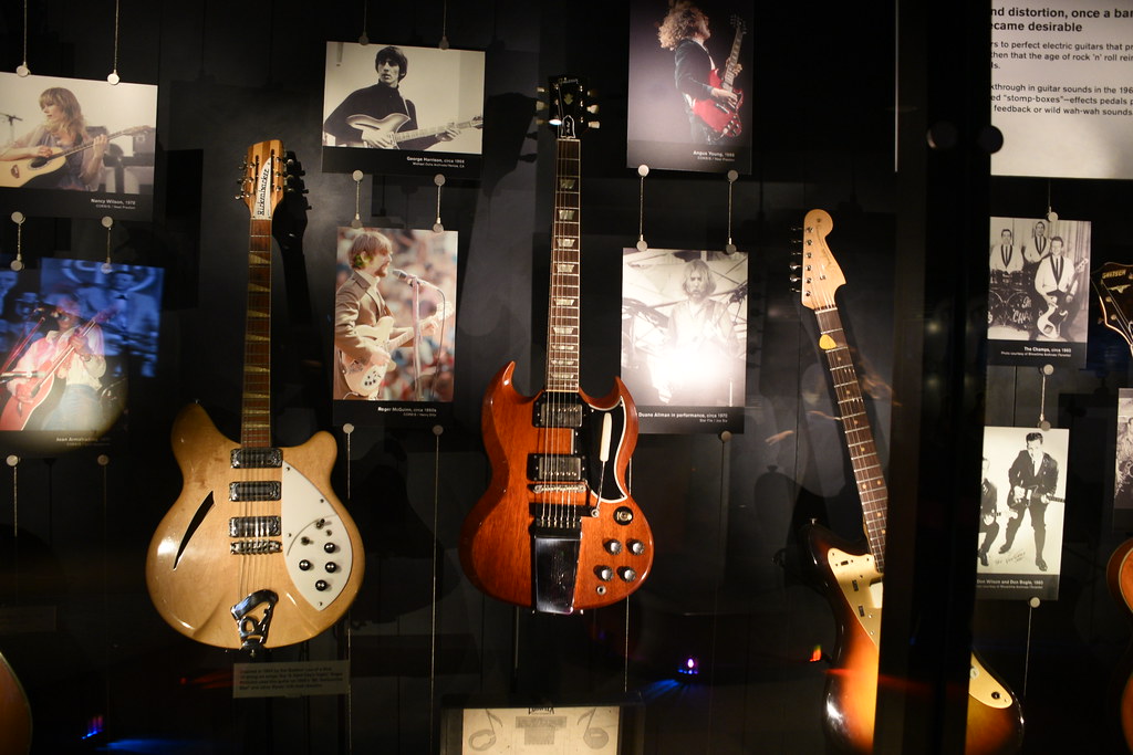 Middle School Trivia Games pop culture, sports, movies, music or tv shows